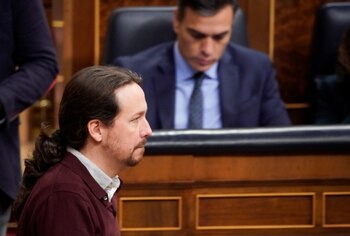 Iglesias camina delante del presidente