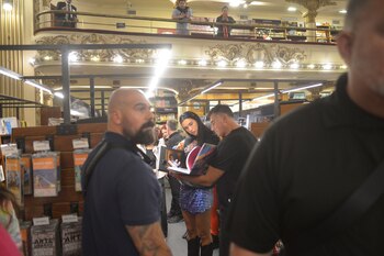 La británica compró algunos libros