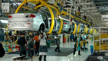 Más de 560.000 empleos dependen del sector automotor, pero la informalidad sigue siendo uno de sus mayores desafíos