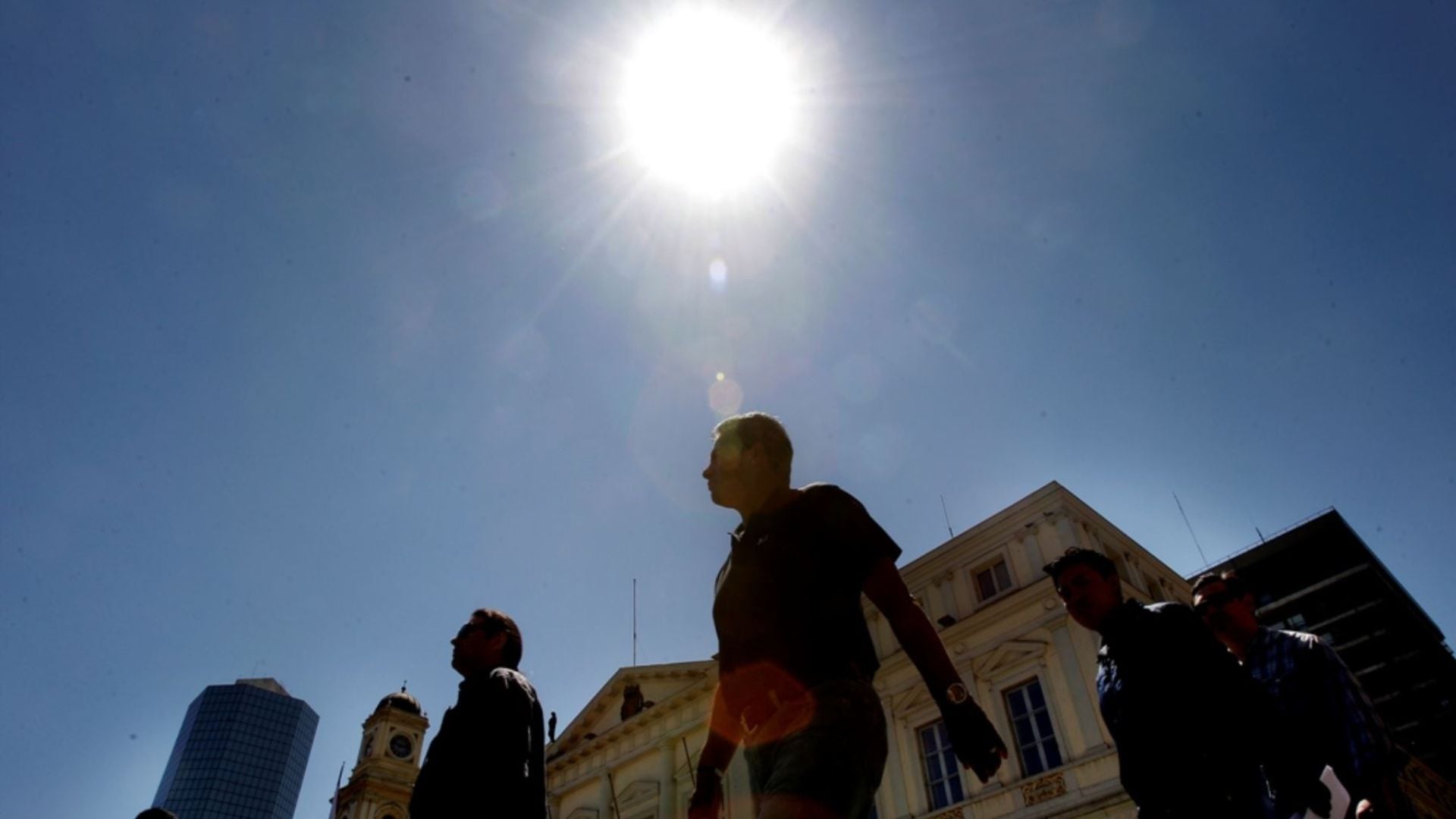 A diferencia de un mediodía solar regular, el día sin sombra se caracteriza por la posición exacta del sol a 90 grados sobre el horizonte, lo que lo convierte en un fenómeno singular y fácilmente observable - Créditos: Andina.