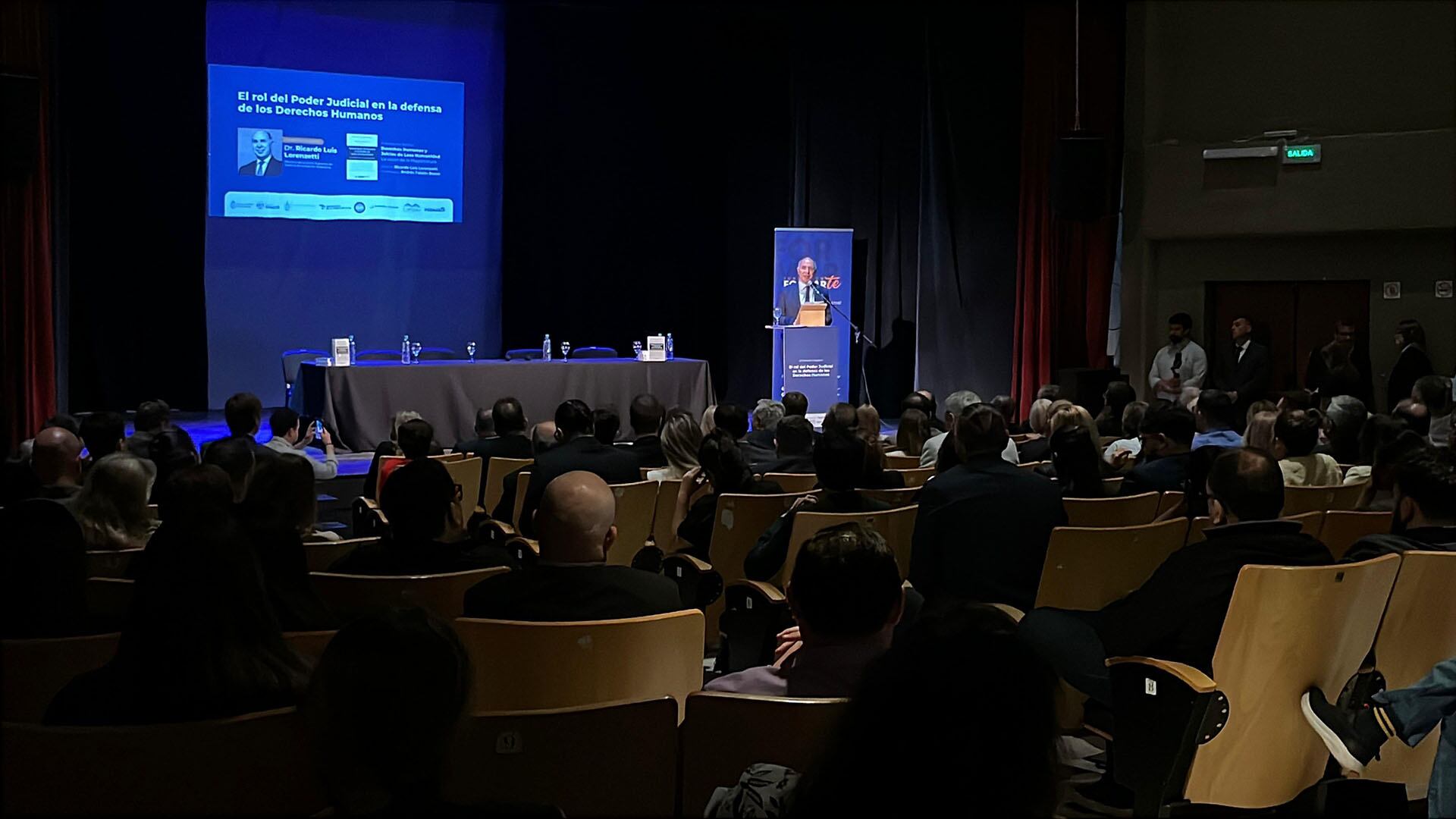 La conferencia del Dr. Lorenzetti en Resistencia.