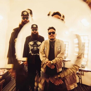 Muelas de Gallo (derecha) también