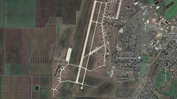 Ucrania atacó una base aérea rusa clave en Crimea en medio de contactos diplomáticos con Trump