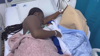 “El primer pujo me dio afuera”: Laura Camila cuenta cómo fue dar a luz mientras el personal médico evacuaba el hospital por la emergencia provocada por el sismo - crédito Red de Salud del Oriente