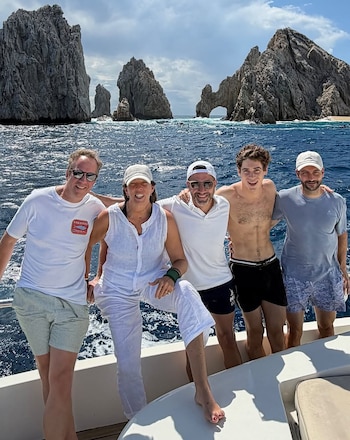 Jamie Campbell-Walter, María Catarineu, Lucas Benamo, Franco Colapinto y Miguel Presencia (@jamiecampbellwalter)
