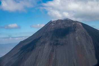 Asistencia Turística Guatemala advirtió que promover visitas o conducir grupos a áreas restringidas del volcán de Fuego pone en riesgo la vida y la integridad de las personas. (Cortesía: Coordinadora Nacional para la Reducción de Desastres)