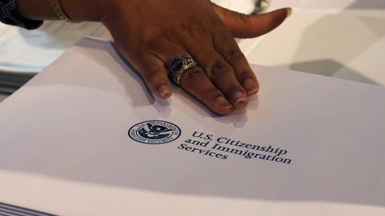 Los requerimientos digitales afectan a quienes solicitan la green card, visados de estudio, trabajo, prometido, víctimas de delitos y religiosos (Reuters)