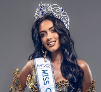 Rakele Menjívar recordó que la noche final de Miss Cosmo fue el momento más difícil de su carrera al no escuchar a El Salvador entre las clasificadas. (Redes Sociales Rakele Menjívar)
