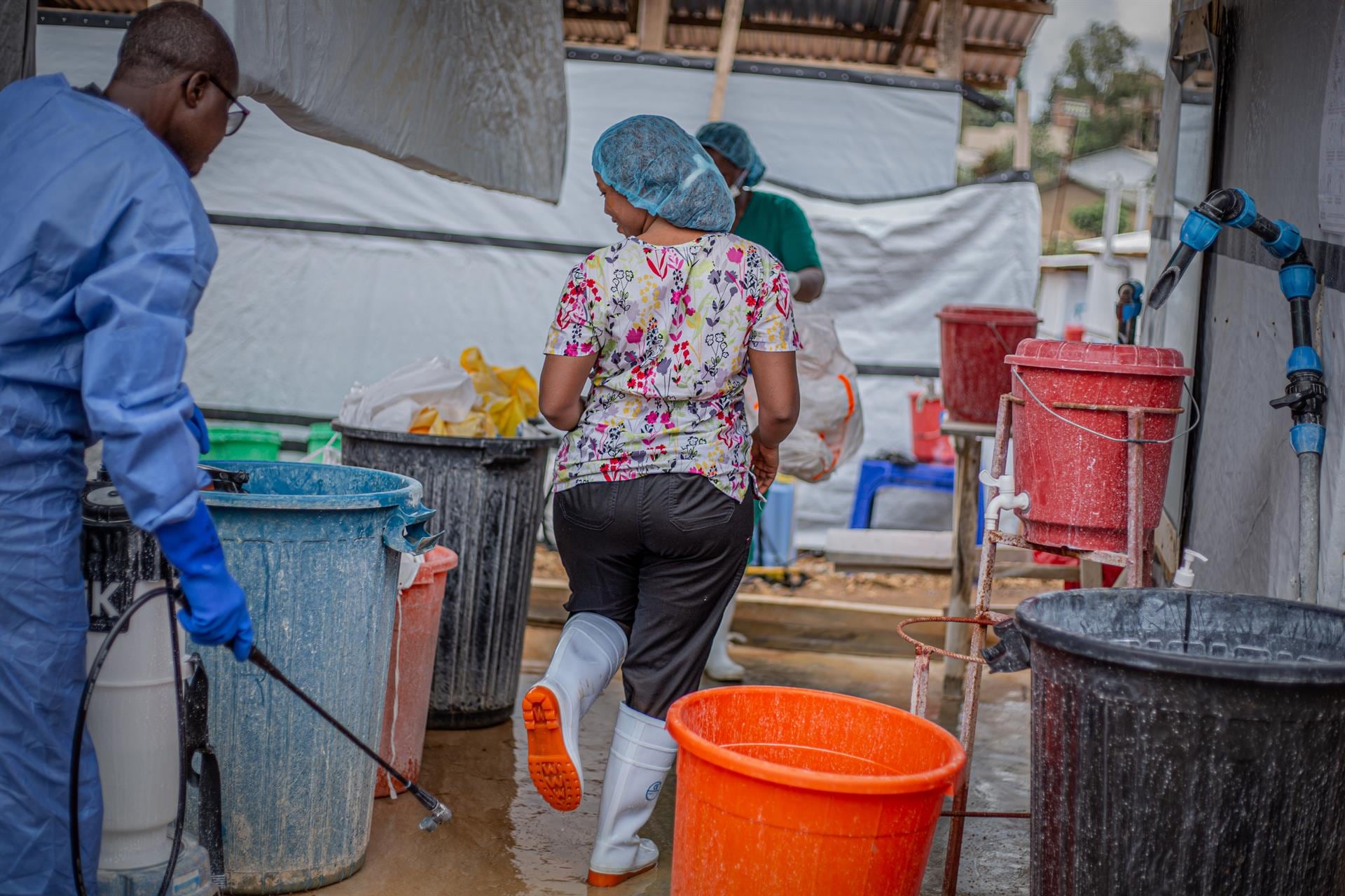 Ascienden a más de 9.700 los casos y cerca de 4.700 los muertos por el brote de ébola en RDC