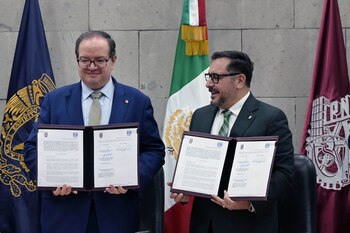 CIUDAD DE MÉXICO, 05JUNIO2024.- Con la finalidad de promover prácticas sustentables, así como la conservación de recursos naturales, la reducción de emisiones de carbono y el fomento de tecnologías y procesos productivos más eficientes, el Instituto Politécnico Nacional (IPN) y la Universidad Nacional Autónoma de México (UNAM) firmaron esta tarde un convenio general de colaboración. El documento signado por el director general del IPN, Arturo Reyes Sandoval, y por el rector de la UNAM, Leonardo Lomelí Vanegas, contempla realizar la promoción de prácticas sustentables, la conservación de recursos naturales y de reducción de emisiones de carbono. FOTO: UNAM/CUARTOSCURO.COM
