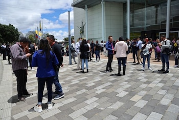 El terremoto del 10 de agosto en Colombia dejó más de 190 fallecidos y obligó a ordenar desalojos preventivos en viviendas y edificios inestables - crédito Luisa González/Reuters