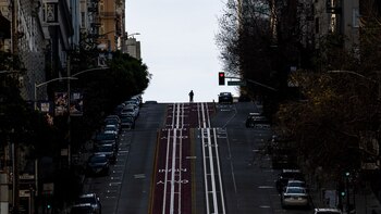 Economists Boost Year’s U.S. Growth Projections on Stimulus Odds