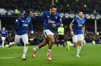 Iliman Ndiaye anotó el último gol para la goleada del Everton, rival del Liverpool de Luis Díaz ante Leicester City y se aleja del descenso - crédito Peter Powell / REUTERS