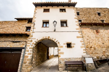 Portal Alto pertenece a la muralla urbana del municipio (Ayuntamiento de Linares de Mora).