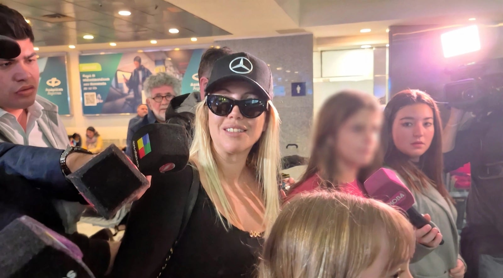 Wanda Nara volvió al país con sus hijas: “Cuando la jueza autorizó los pasaportes me desplomé”