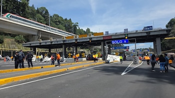 Se mantiene el bloqueo en la caseta de la México-Toluca hacia la CDMX (Cortesía)