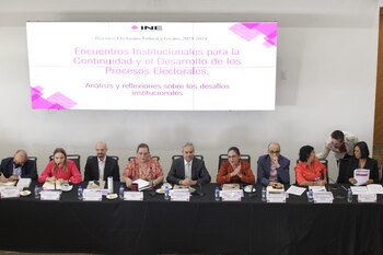 El INE se reunió con