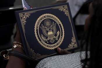 El proceso de naturalización se