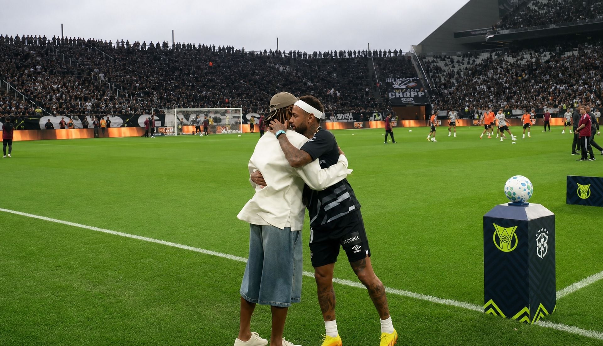 André Carrillo y Neymar mantienen una relación que nació fuera de las canchas brasileñas. El peruano contó cómo conoció al astro y reveló la admiración que siente por su fútbol. (X / @TeamNey10)