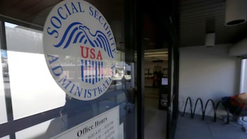 Los jubilados que cobran la Seguridad Social podrían tener un recorte promedio de USD 500 al mes desde fines de 2032