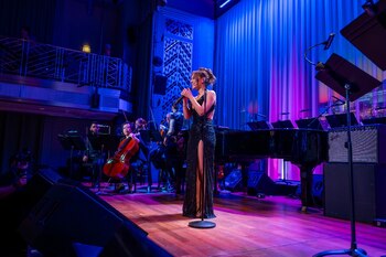 Rebekah se presentó en The