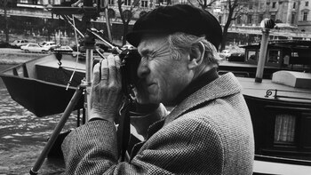 Robert Doisneau frente al río