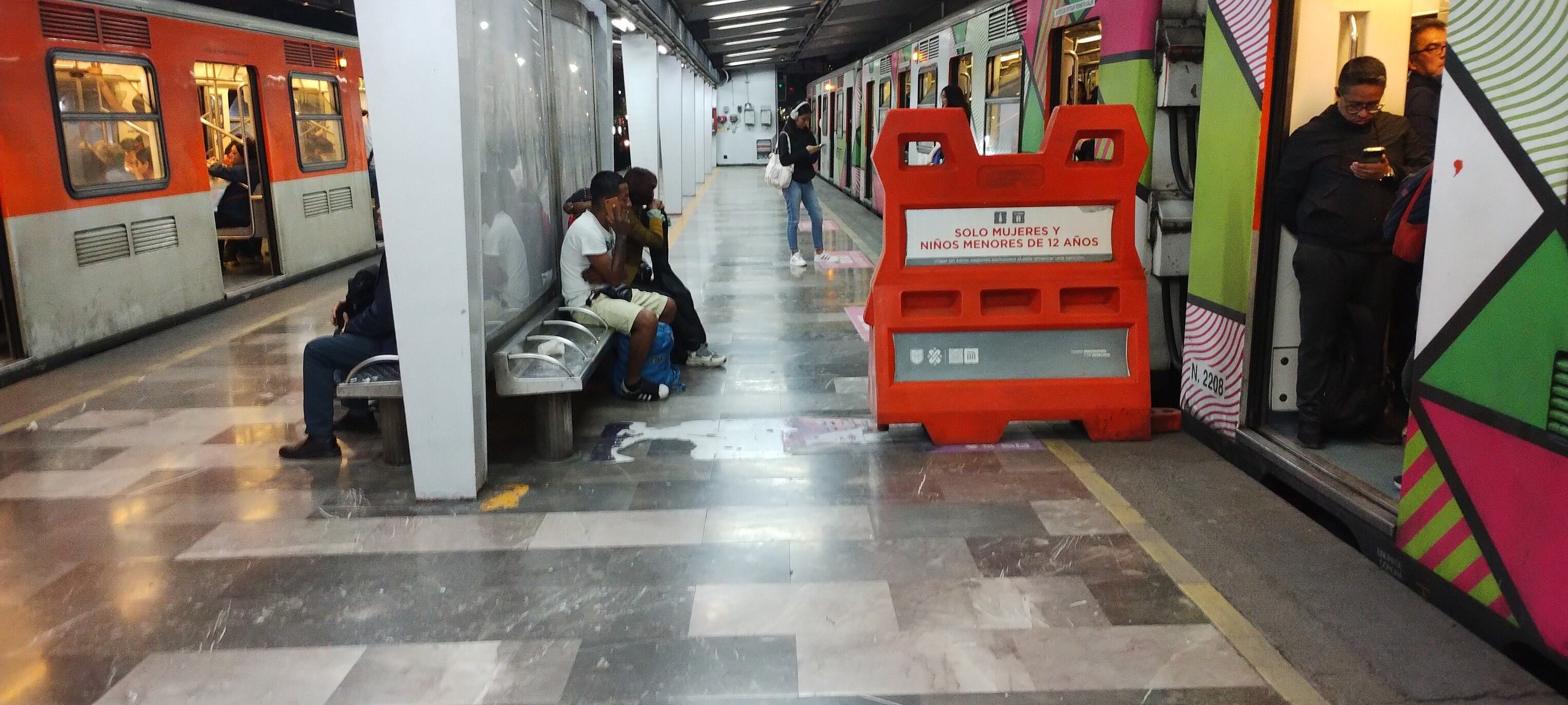 Hasta la fecha, ninguno de los exámenes toxicológicos han arrojado resultados positivos sobre sustancias nocivas supuestamente inyectadas dentro del STC Metro y Metrobús. Foto: Facebook/Sandy Teran.