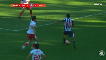 Insólito ‘blooper’ de Sergio Peña