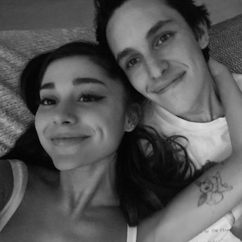 Ariana se casó con Dalton