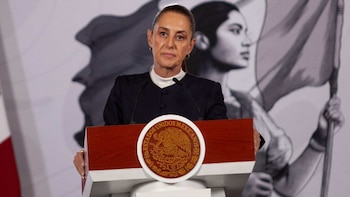 Migrantes rechazan propuesta de Sheinbaum que busca prohibir candidatos con doble nacionalidad