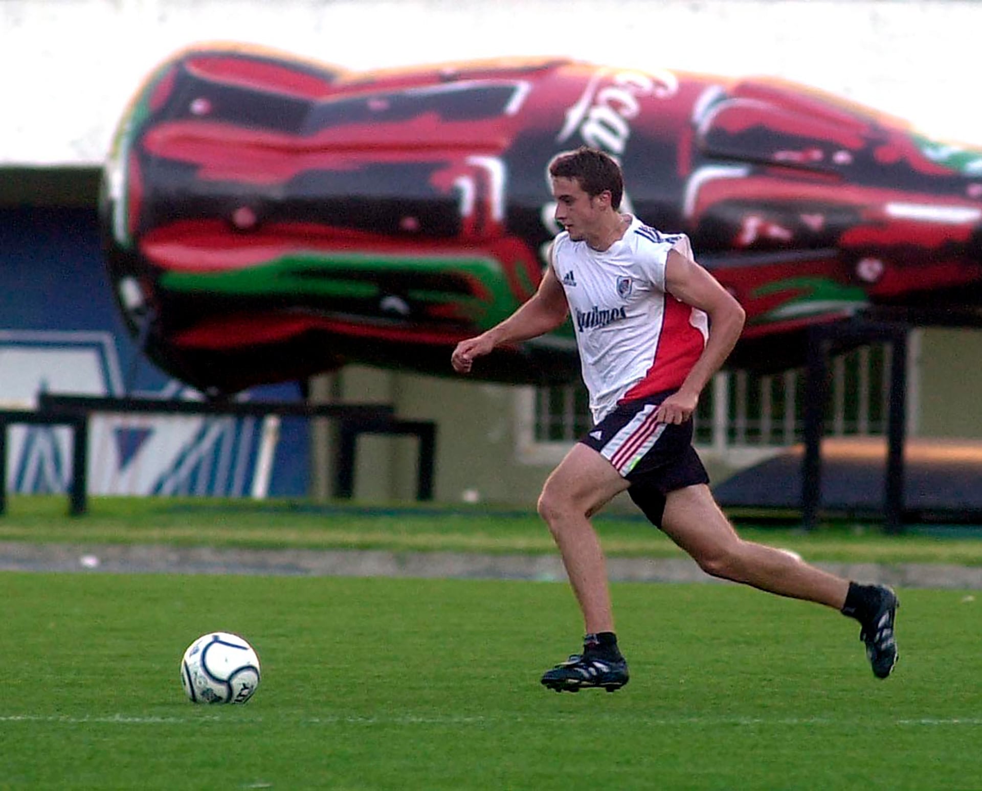 Jugó un puñado de partidos en la Primera de River Plate (Crédito: Fotobaires)