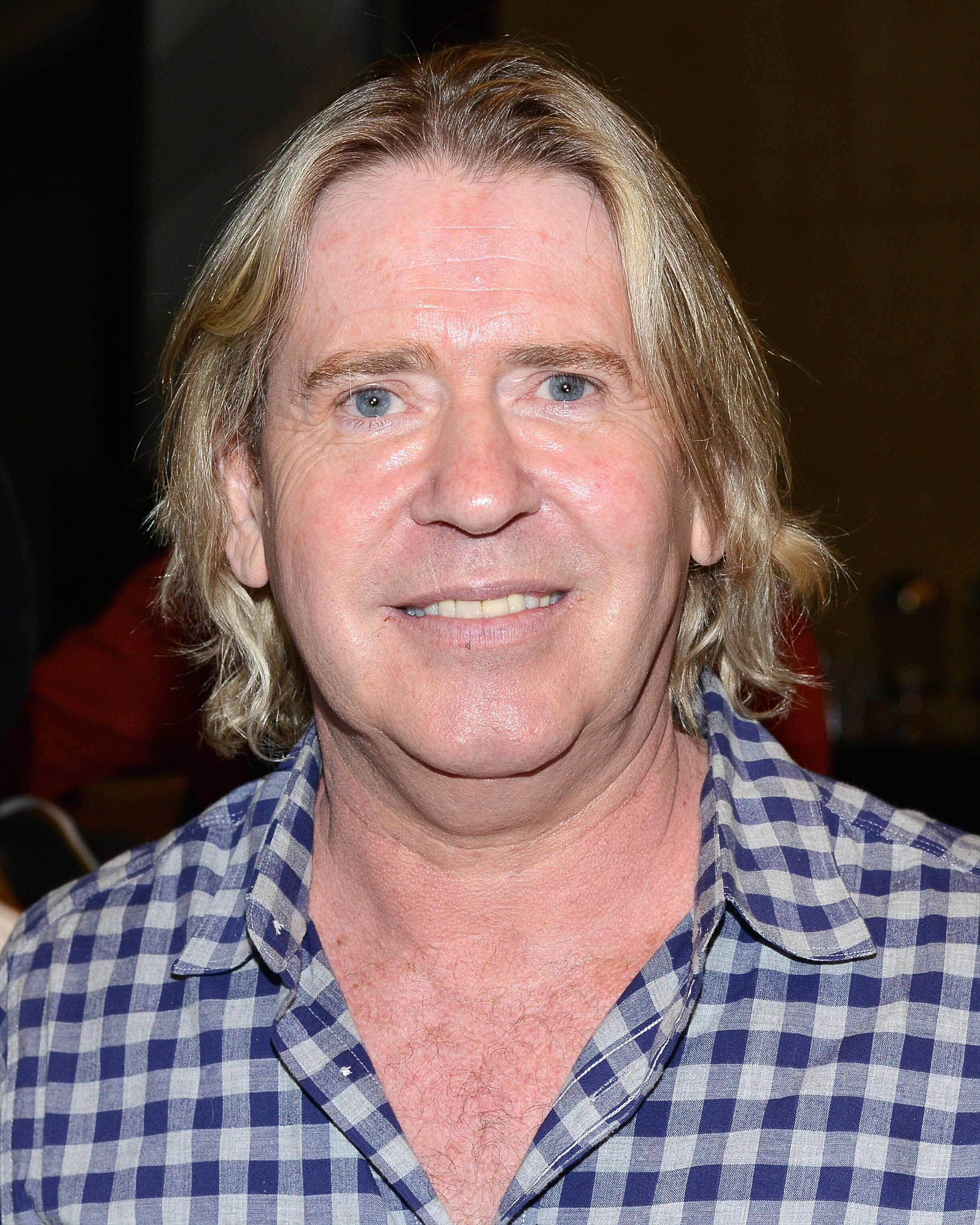 Steve Lillywhite asumió el rol de mediador y mensajero, actuando como un diplomático para facilitar la grabación del álbum