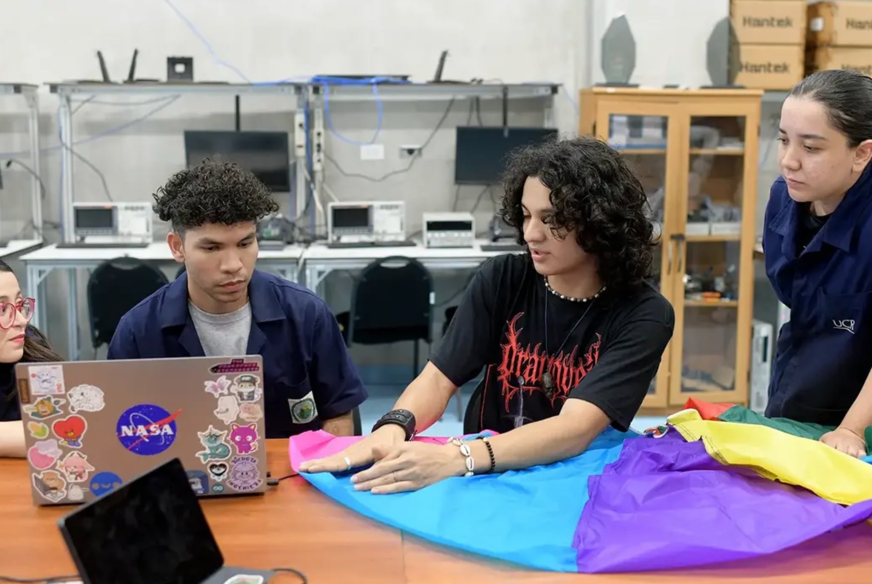 El Grupo de Ingeniería Aeroespacial es un espacio que brinda la Escuela de Ingeniería Mecánica a toda la población estudiantil de la UCR y de otras universidades públicas interesada en desarrollar investigación y proyectos ligados al tema aeroespacial. Cortesía: Laura Rodríguez / UCR
