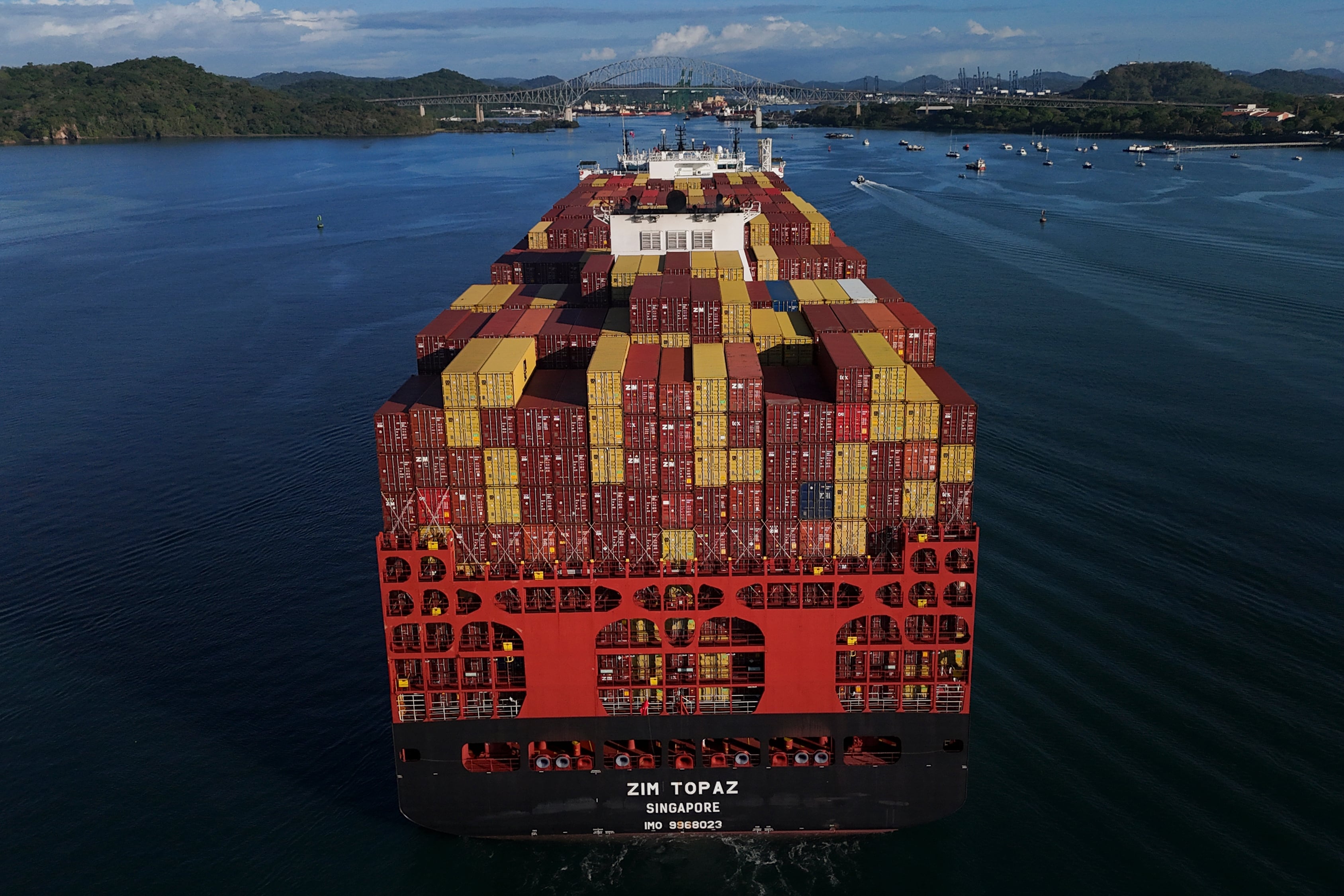 Más del 80% del movimiento de contenedores en Panamá corresponde a trasbordo internacional, lo que evidencia su alta dependencia del comercio global. (AP Foto/Matías Delacroix)