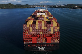 Más del 80% del movimiento de contenedores en Panamá corresponde a trasbordo internacional, lo que evidencia su alta dependencia del comercio global. (AP Foto/Matías Delacroix)