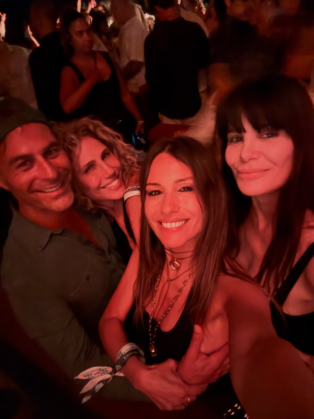 Carolina y Martín disfrutaron de una noche rodeados de amigos (Instagram)