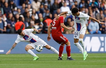 El delantero francés compartió equipo con Lionel Messi en el PSG (REUTERS/Christian Hartmann)