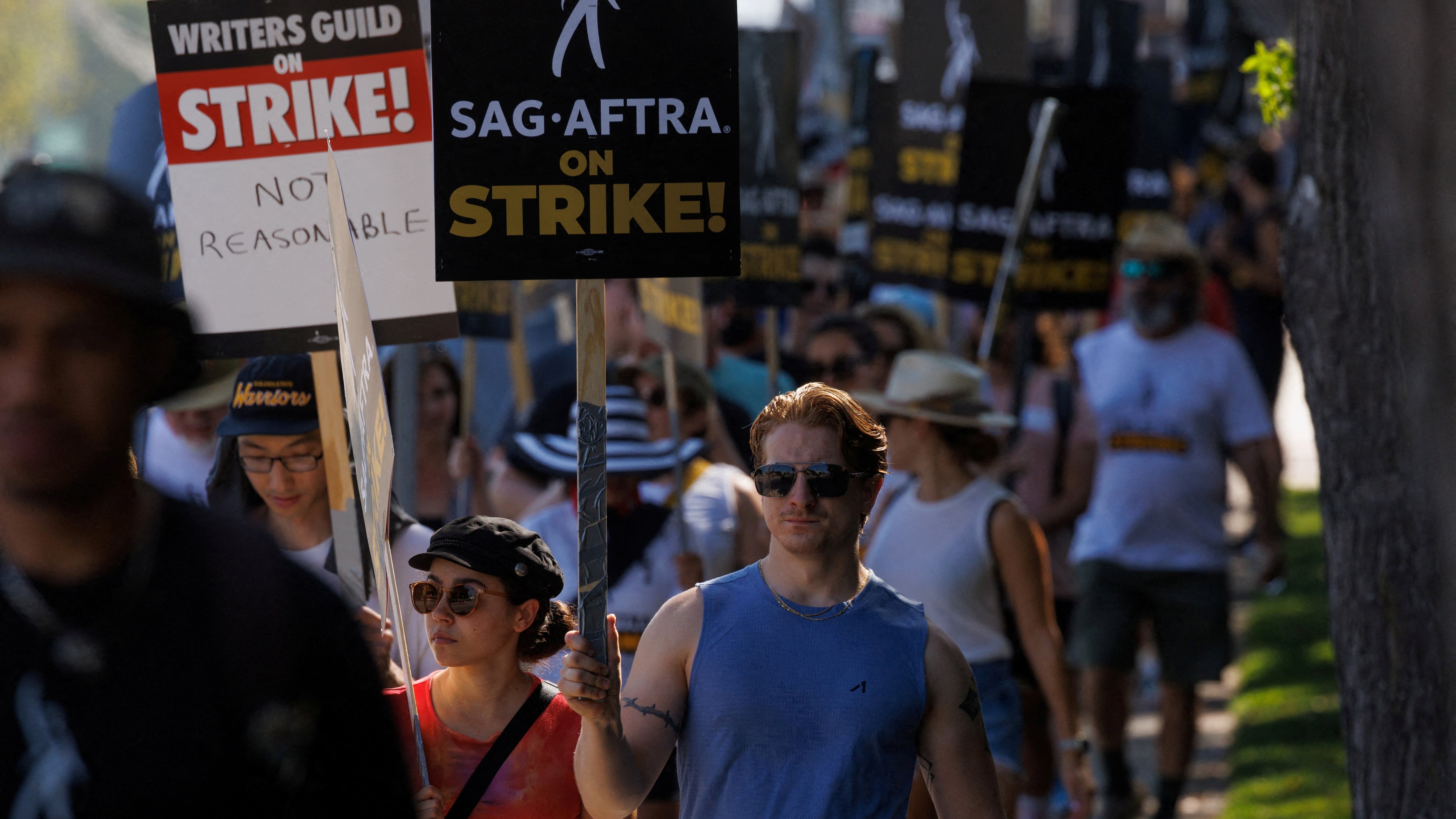 La industria acordó un contrato de cuatro años para evitar la posibilidad de nuevos conflictos laborales como la huelga de 2023 (REUTERS/Mike Blake).