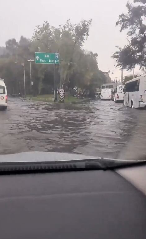 Inundación en Indios Verdes. Foto: X: @MLopezSanMartin
