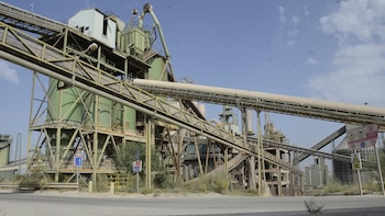 Condenan a la cementera Lafarge en Francia por pagos a Estado Islámico