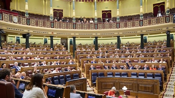 El Congreso guarda un minuto