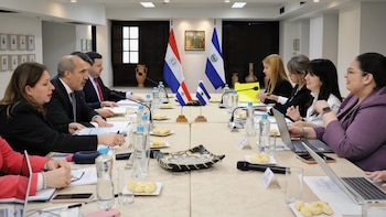 Las autoridades formalizaron compromisos orientados al mejoramiento de la conectividad, la creación de convenios académicos y la implementación de acciones conjuntas en sectores clave para el desarrollo bilateral (Foto cortesía Ministerio de Relaciones Exteriores)