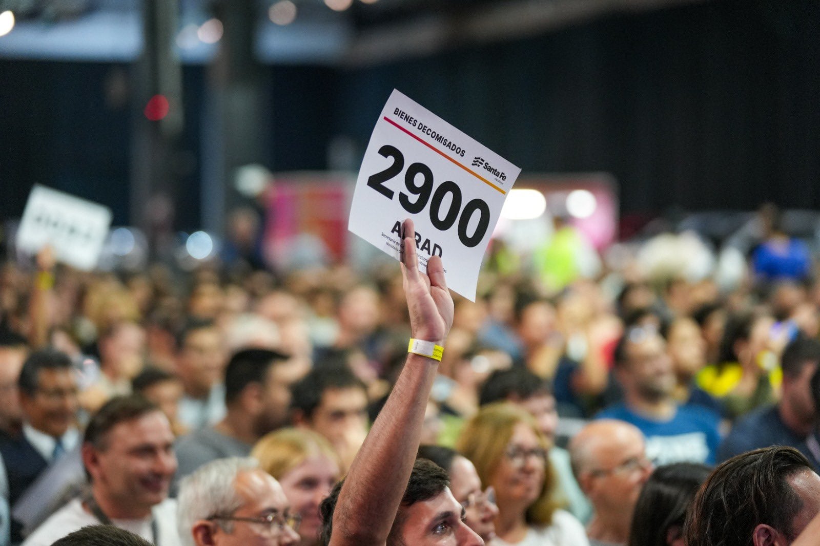 La Agencia Provincial Aprad organiza y administra la subasta de autos, motos, un avión y otros bienes incautados en causas penales