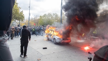 El alcalde de París cuestiona los medios de la Policía ante los disturbios y saqueos del sábado