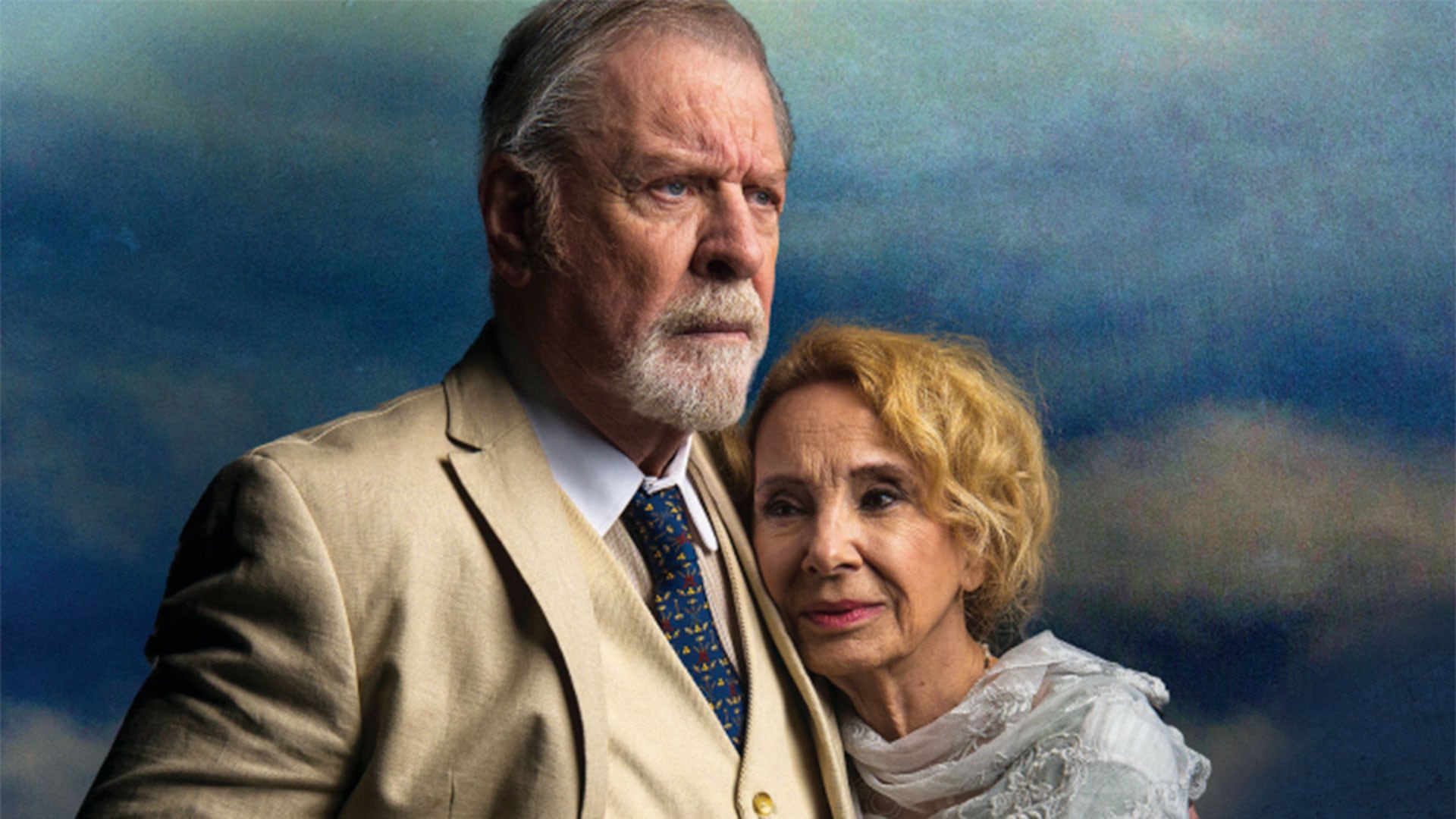 Las razones detrás de su regreso a los escenarios pasan por un deseo de compartir textos que lo marcaron y una búsqueda de conectar desde la palabra, lejos de la presión del teatro tradicional