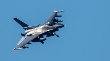 Argentina pone a prueba Link 16, la tecnología que permitirá a los F-16 compartir información con los aviones de vigilancia de la Armada
