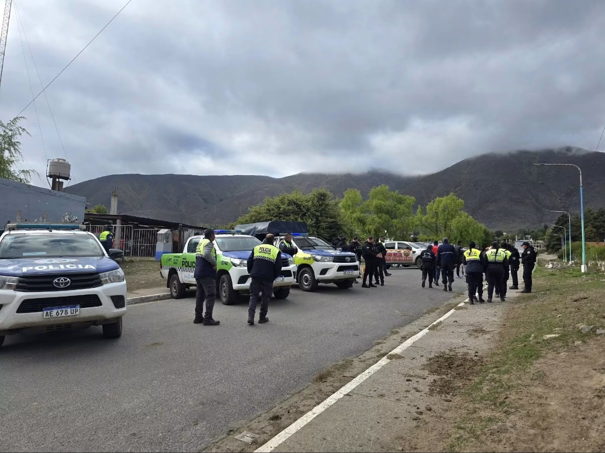 El operativo se concentra en las laderas sur y sureste del Ñuñorco Grande, en Tucumán