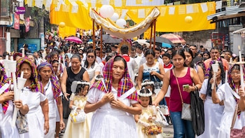 En fotos: La participación de familias marcó las celebraciones de Corpus Christi en El Salvador