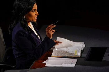 Kristen Welker modera el evento.