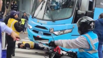 Bus de empresa que lleva